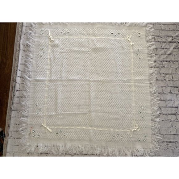 Vintage Carson Pirie Scott White‎ Embroidered Baby Blanket 38 x 42 Spain Acrylic - Picture 3 of 16